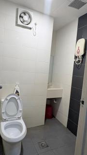 Private Studio Viana Court Service Apartment 5 - 3