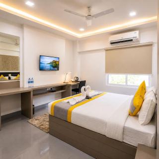 Cosy Room With Private Bath And Work Desk - 5