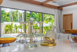 Luxury Tropical Villa with Private Pool - 4