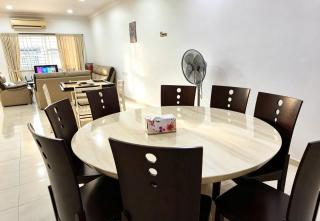 Puteri Homestay Batu Pahat 12-14 pax by Ngio - 3