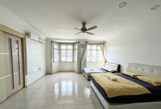 Puteri Homestay Batu Pahat 12-14 pax by Ngio - 2