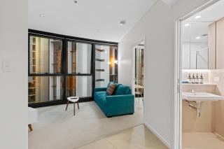 Stylish 2BR CBD Stay at Brisbane Skytower - 4