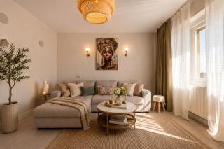 Above the City - 1-Bedroom with Balcony & Free Parking - 9