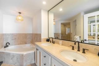 Romantic Beachfront Condo for Two - Villas 305 - Saint James - 2