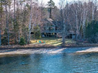 Loon Song Waterfront Lakehouse - 0