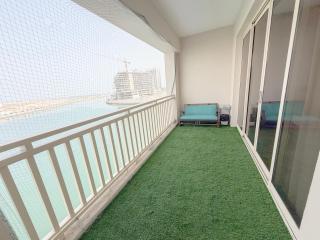 Panoramic Canal Views from Spacious 2 Bedroom in Prime location - 2