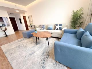 Panoramic Canal Views from Spacious 2 Bedroom in Prime location - 6