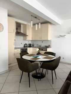 LUXURY PENTHOUSE APARTMENT WITH 3 Balconies -2 BEDROOMS -PETRUS VIEW - 6