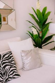 Sotogrande Luxe 1BR Pool and Beach - 8