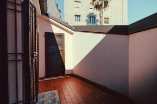 Central Elegance Apartment with Parking - 2