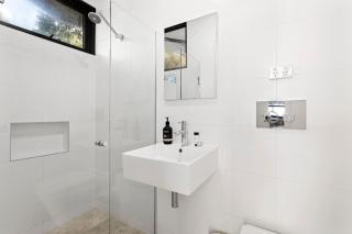 Treetops Terrace 10 - BYO Linen - 3