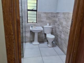 Fly Inn Lodge & Conference Center, Boksburg North - 4