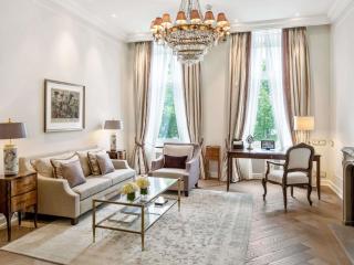 Fairmont Hotel Vier Jahreszeiten - 1