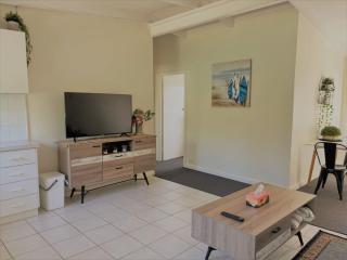 Esperance Little Units 2 - 9