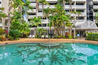 Luxury Beachfront Apartment with Direct Pool Access - 7