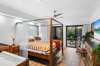 Luxury Beachfront Apartment with Direct Pool Access - 1