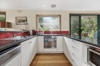 The Secret Garden - BYO Linen - Apollo Bay - 8
