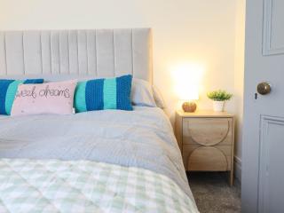 Harbour Cottage - 1
