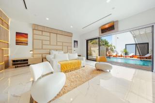 Private 5BR Villa with Pool, Minutes to Palm Beach - 8