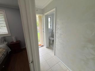Guest ensuite room with private entrance - 4