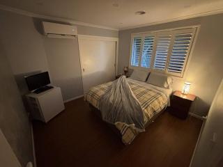 Guest ensuite room with private entrance - 1