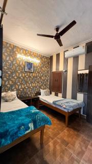 Swaastik guest house - 4