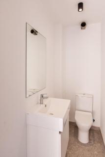 Solara 301 - Chic 2-BR Apt with Jacuzzi & Terrace in Larnaca - 9
