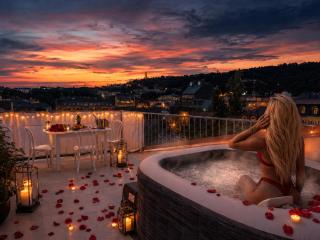 Skyline Jacuzzi Residence - 9