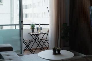 Serene 2BR Mackenzie Apt 5 Min Walk to the Beach - 9