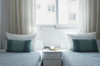 Serene 2BR Mackenzie Apt 5 Min Walk to the Beach - 3