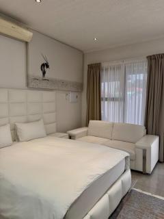Luxury Suite in Central Windhoek - 0