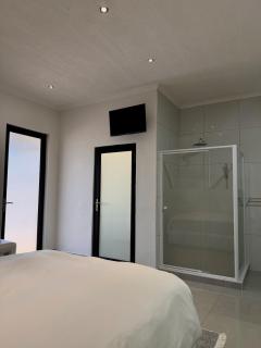 Luxury Suite in Central Windhoek - 7