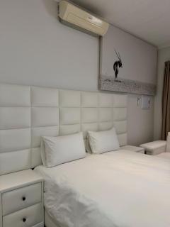 Luxury Suite in Central Windhoek - 6