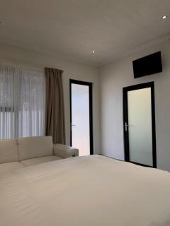 Luxury Suite in Central Windhoek - 4