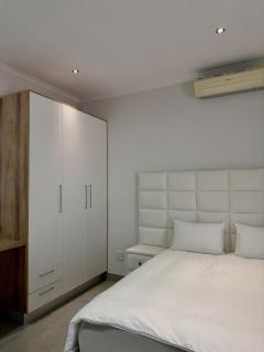 Luxury Suite in Central Windhoek - 3