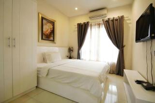 Queen Central Apartment-Hotel - 3
