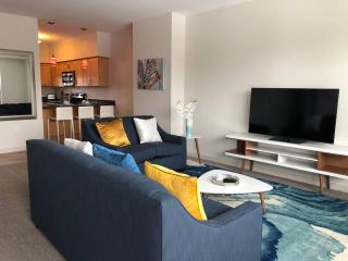 Modern Apt #302 - a Block from St. Pat's Hospital - 9