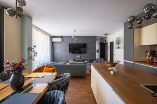 Luxury 2BD Apartment with Private Garden & Parking by Flаt Mаnаgеr - 0