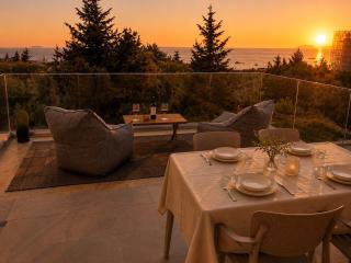 Riviera View 2BR Apartment in Drymades by PikHost - 5