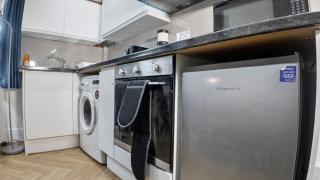 Stylish Studio in harbone with netflix - 9