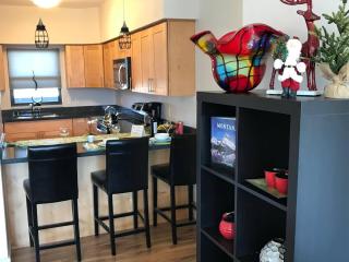 Modern Apt #402 - a Block from St. Pat's Hospital - 9