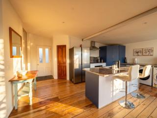 Heritage Heart, City Smart - 4BR Villa Great Views - 7