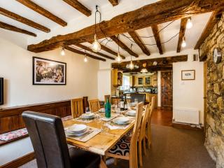 Cynynion Uchaf Farmhouse - 18th Century, Welsh Borders, Breathtaking Views - 8