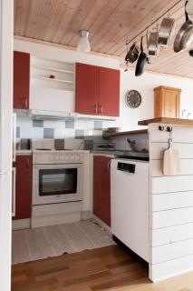 3BR Flat with Private Sauna and Parking - 1