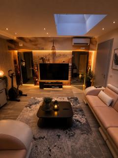 Luxury & Spacious 110m2 - Family & Group Friendly Loft Ljubljana - Huge Main Space, Cozy Lounge, Photo Corners, Well-Equipped - 0