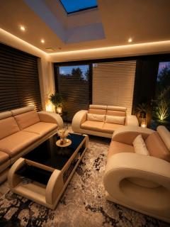 Luxury & Spacious 110m2 - Family & Group Friendly Loft Ljubljana - Huge Main Space, Cozy Lounge, Photo Corners, Well-Equipped - 2