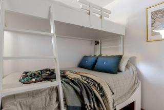 3BR Flat for 6 with Lake Views & Sauna - 8