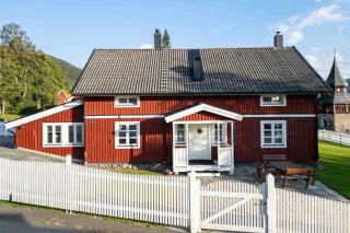 Central Spacious House for 12 with Sauna - 0