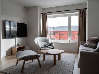 Modern 2BR Flat for 6 with Patio - 3