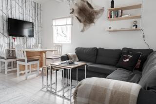 Cozy Cabin for 5 with Free parking - 9